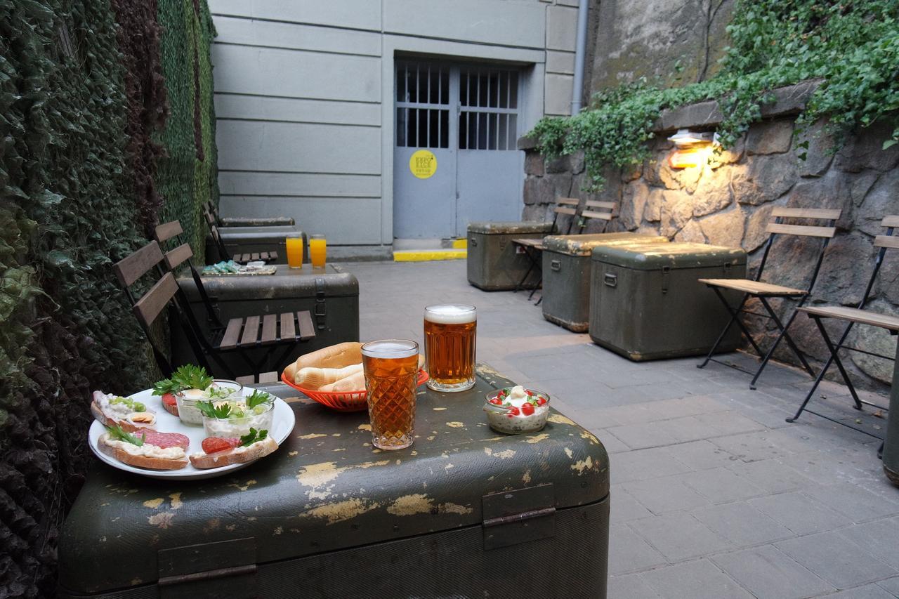 10-Z Bunker Hostel Brno Bagian luar foto