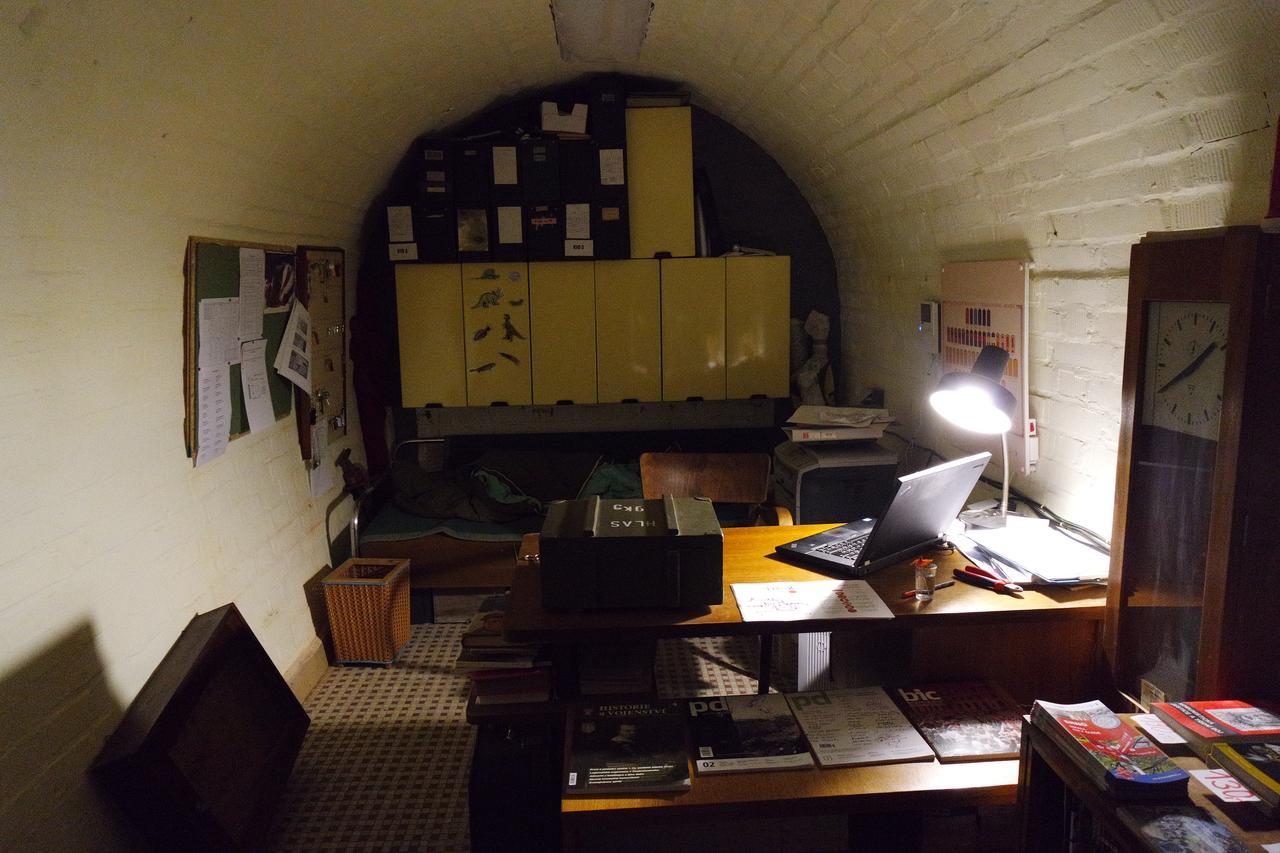 10-Z Bunker Hostel Brno Bagian luar foto