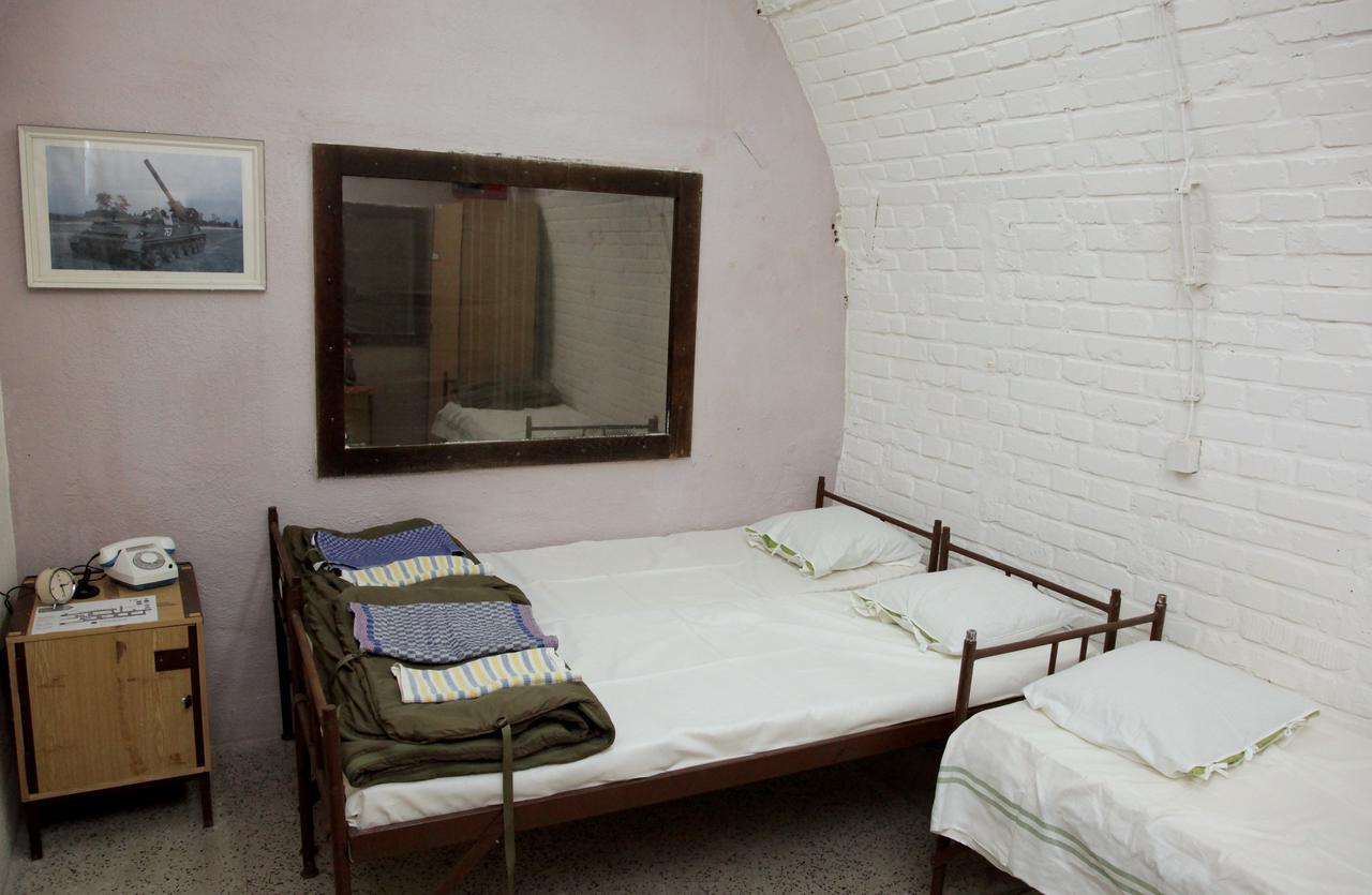 10-Z Bunker Hostel Brno Ruang foto