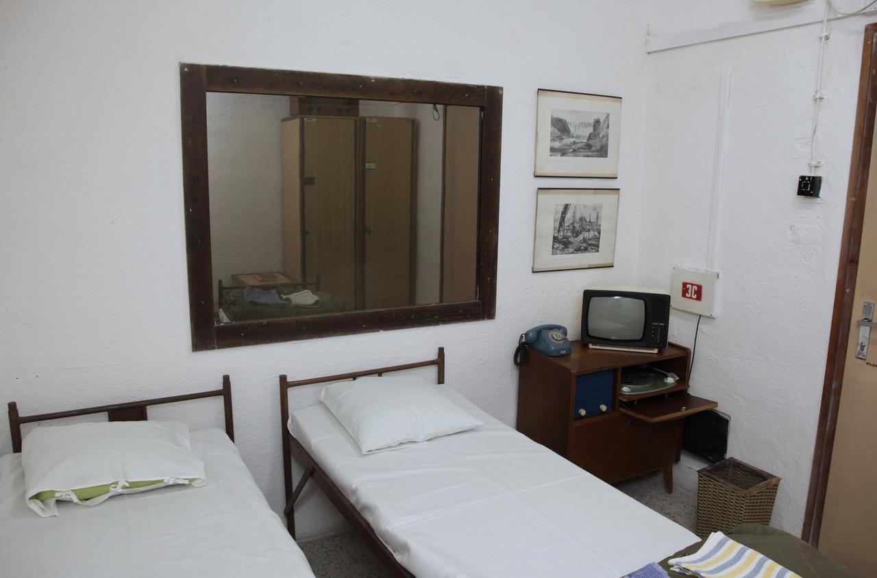 10-Z Bunker Hostel Brno Ruang foto