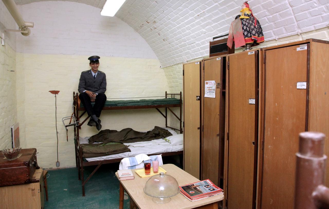 10-Z Bunker Hostel Brno Ruang foto
